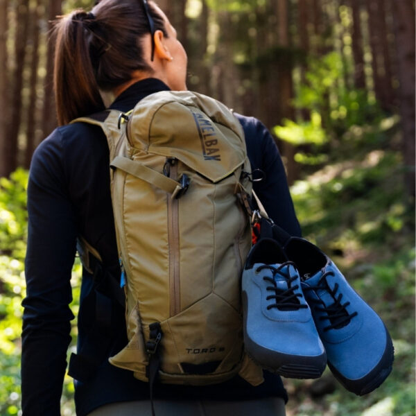 Be Lenka Trailwalker 3.0 navy - para, przy plecaku
