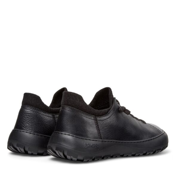 Camper Peu Serra Leather Women black - dwa buty od tyłu, widoczne cholewki i zapiętki z tkaniny
