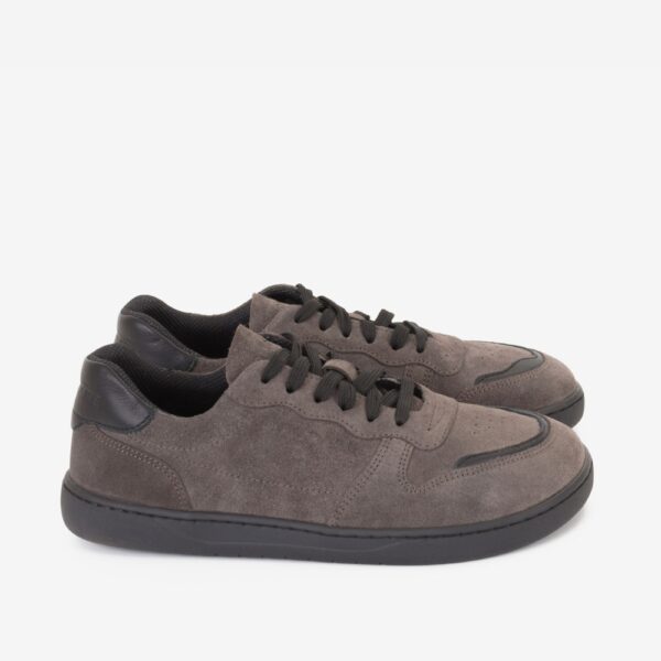 Pikobare Barefoot Bronx grey - dwa buty pod kątem, sznurówki i noski widoczne z bliska