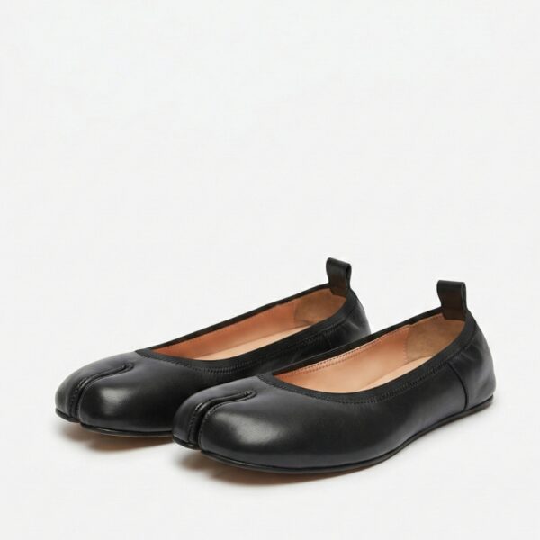 Libertas Barefoot Tabi Ballerinas