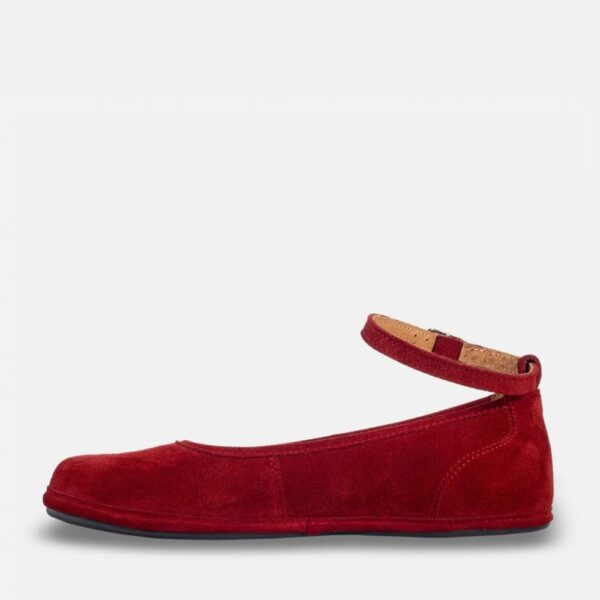 Magical Shoes Ada Olive merlot - sam but z zapiętym paskiem, czubek skierowany w prawo