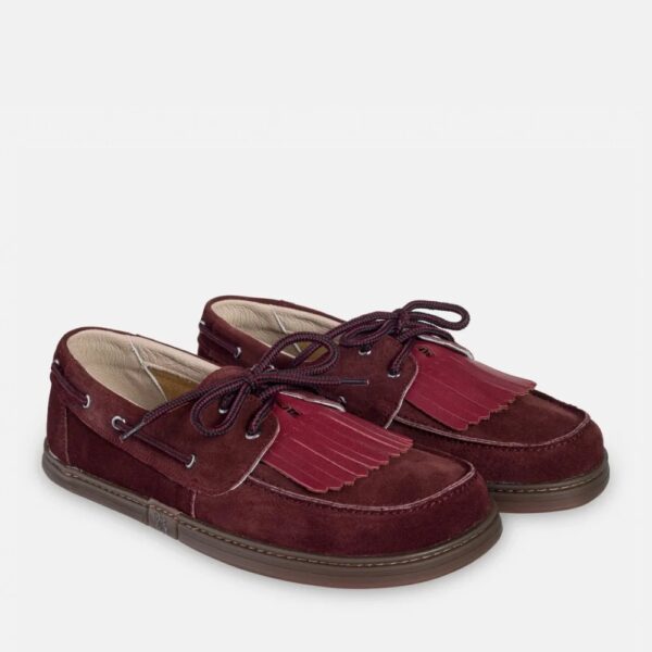 Magical Shoes Galeon burgundy - para butów ustawionych blisko siebie, ujęcie pod skosem