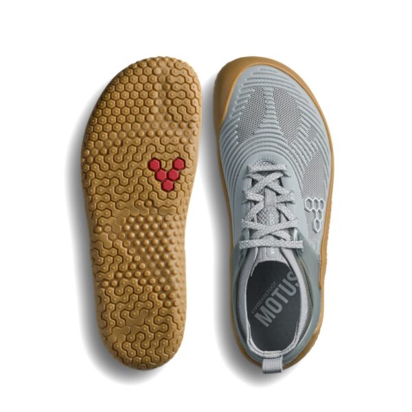 Vivobarefoot Motus Strength II Womens storm cloud - wyjęta wkładka obok buta widzianego z góry