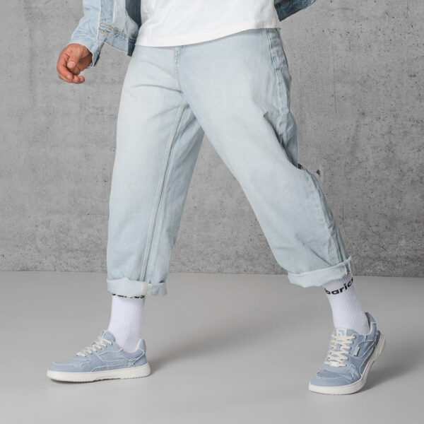 Barebarics Zing Denim light blue - na stopie, but podczas chodzenia