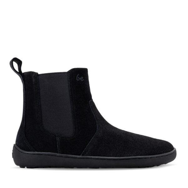 Be Lenka Entice 3.0 all black - but z profilu, widoczna cała cholewka