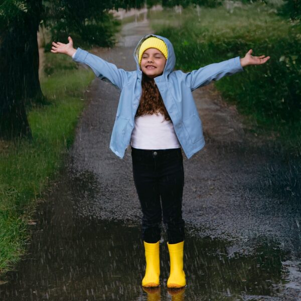 Be Lenka Pudds yellow - na stopie, skok w kałuży