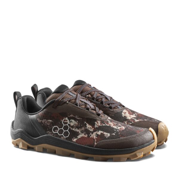 Vivobarefoot Primus Trail Flow WP Mens mole print - para butów ustawiona po skosie, widoczna podeszwa i sznurowanie