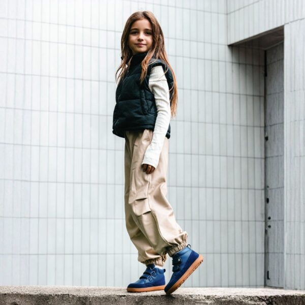 Be Lenka Elio Kids dark blue - bok lewy, w marszu