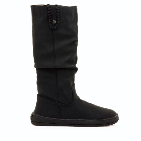 Buty barefoot MTNG Free Aria Knee High Women Black - wysoka cholewka z zawieszką, but z boku na jasnym tle