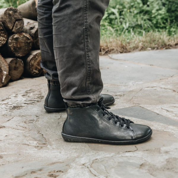 Mukishoes Raw Leather black - na stopie, w marszu