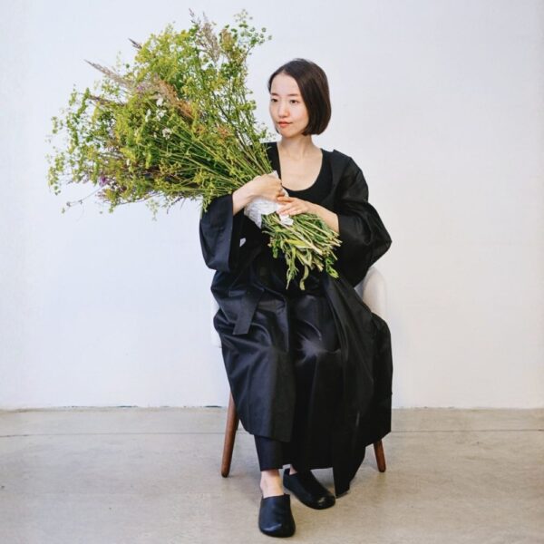 OmaKing Barefoot Slippers Kyoto black - na stopie